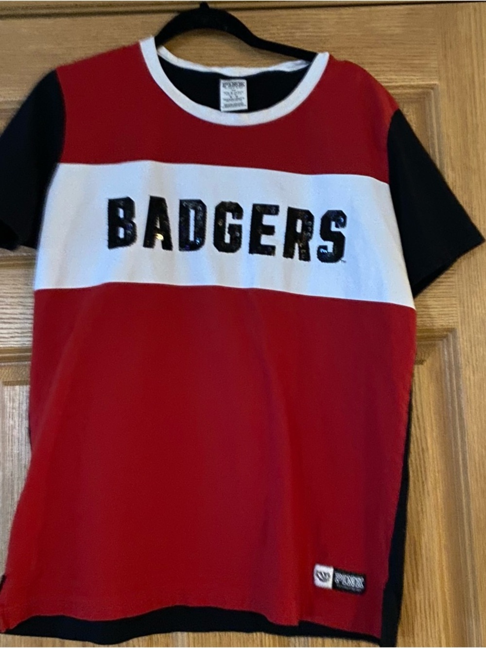 Wisconsin Badgers Sequin Pink By Victorias Secret V Neck Tee Size Medium Red